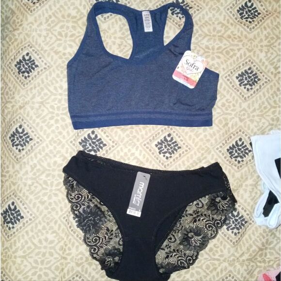 Surprise Panty and bra set - Picture 1 of 4